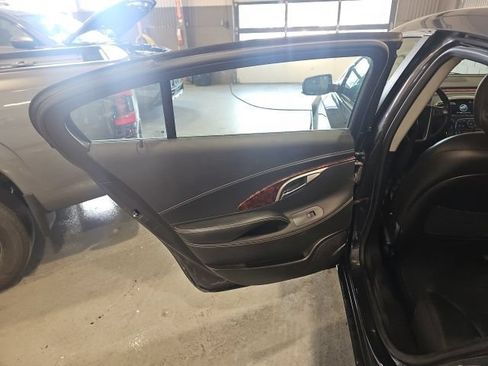 Used 2013 Buick LaCrosse Premium FWD image 19