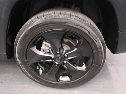 Used 2018 Jeep Compass Latitude w/ Popular Equipment Group image 19