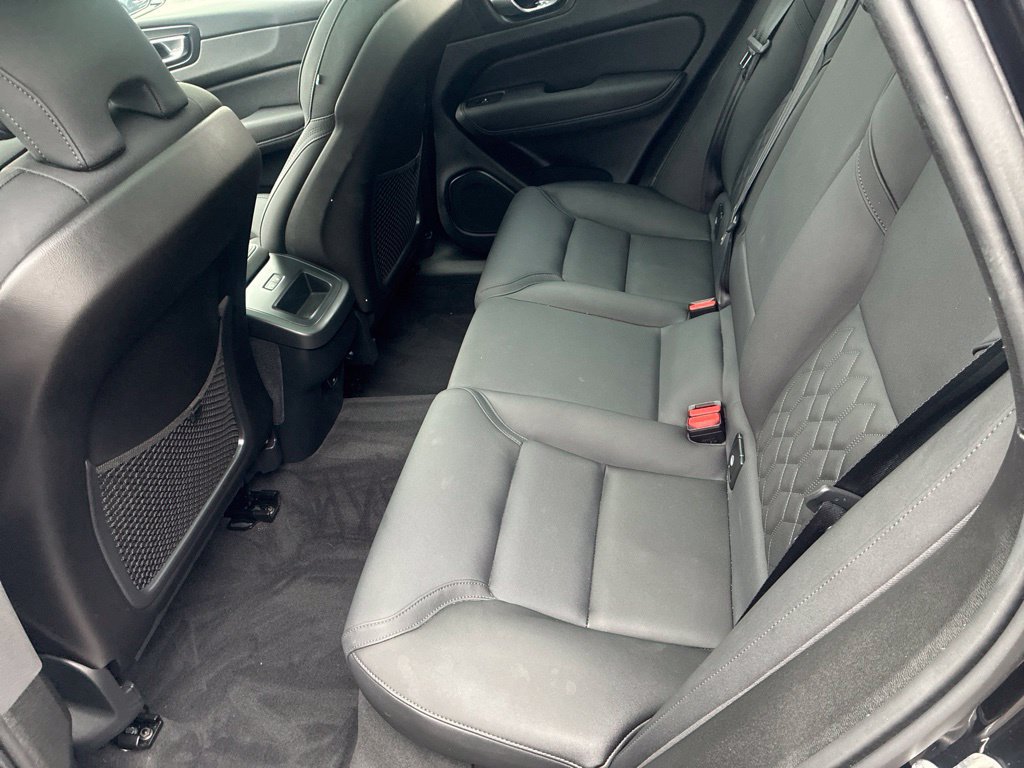 Certified 2026 Volvo XC60 B5 Plus AWD/4WD image 8