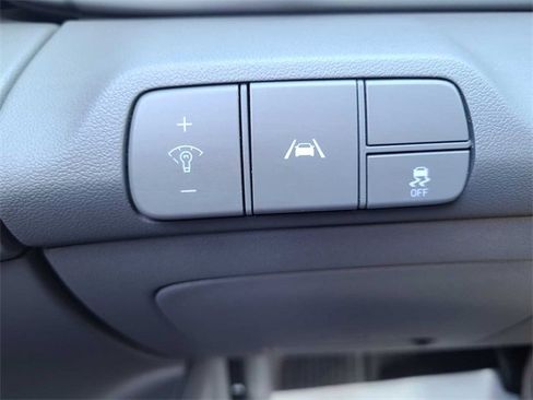 Used 2023 Hyundai Elantra SEL image 24