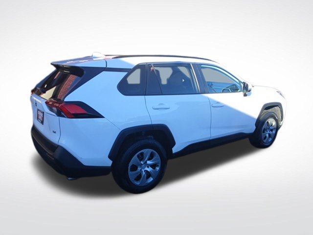 Used 2021 Toyota RAV4 LE FWD image 3