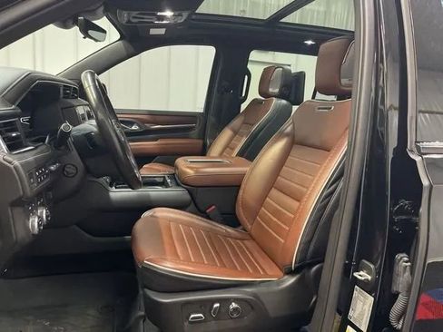 Used 2023 GMC Yukon Denali Ultimate image 10