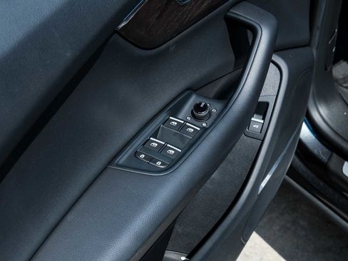 Used 2020 Audi Q8 Premium Plus w/ Premium Plus Package image 49