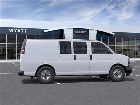 New 2026 GMC Savana 3500 w/ Driver Convenience Package RWD image 6