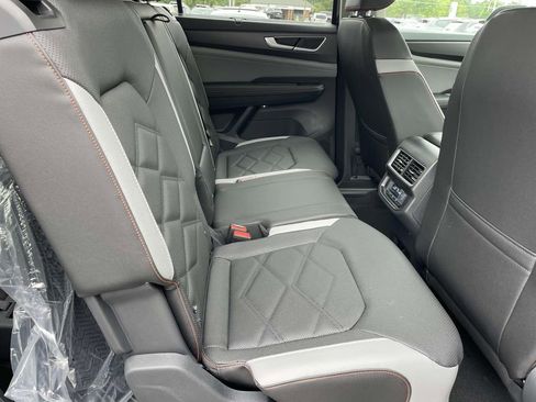 New 2026 Volkswagen Atlas Peak Edition AWD/4WD image 10