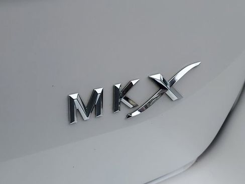 Used 2015 Lincoln MKX FWD w/ Equipment Group 101A image 6