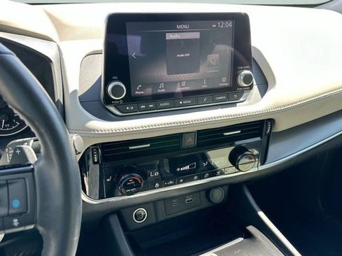 Used 2021 Nissan Rogue SV w/ Premium Package FWD image 19
