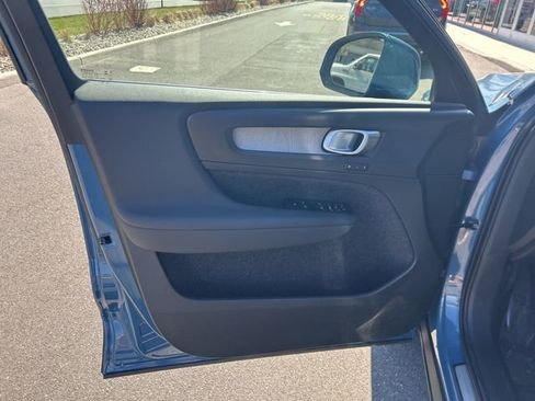 Certified 2025 Volvo XC40 B5 Plus image 16