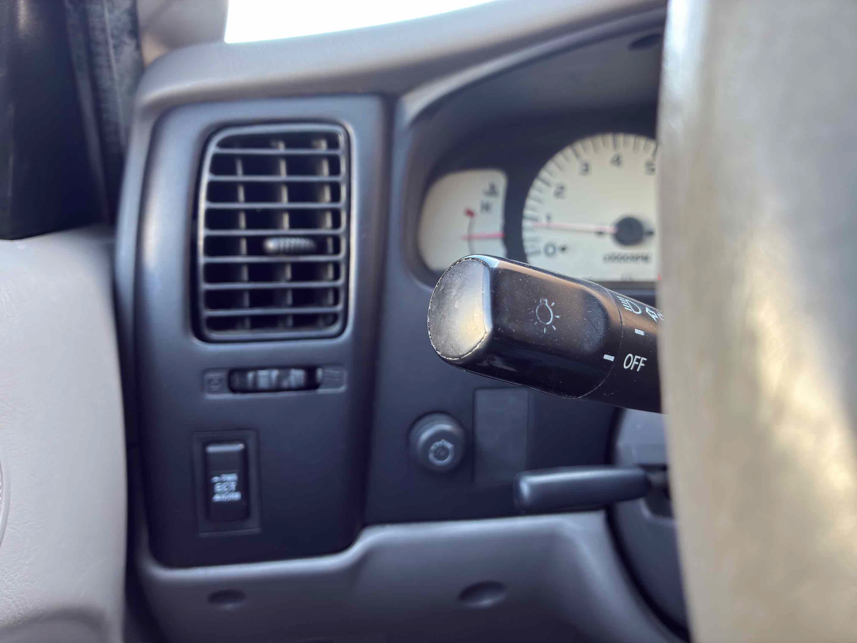 Used 2001 Toyota Tacoma PreRunner RWD image 30