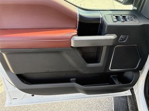 Used 2019 Ford F150 Platinum w/ Equipment Group 701A Luxury image 21