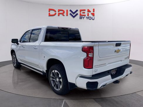 Used 2024 Chevrolet Silverado 1500 High Country w/ Technology Package image 4