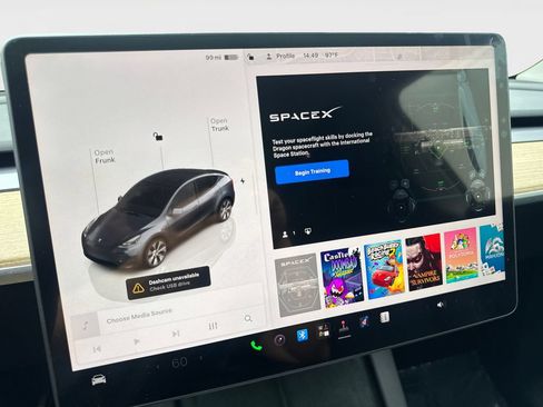 Used 2023 Tesla Model Y Long Range AWD/4WD image 64
