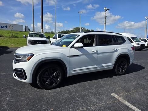 Used 2021 Volkswagen Atlas SE w/ Panoramic Sunroof Package FWD image 9