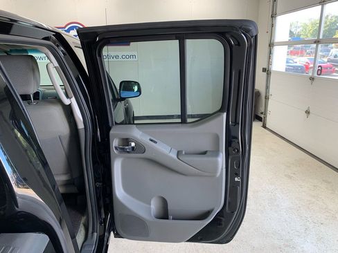 Used 2017 Nissan Frontier SV w/ SV Value Truck Package image 18