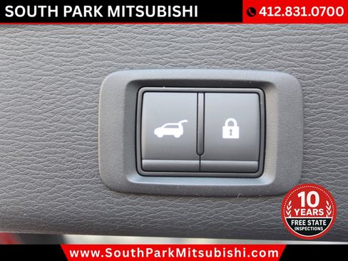 New 2025 Mitsubishi Outlander SE image 12