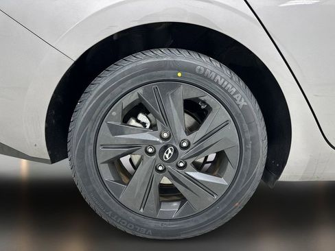 Certified 2023 Hyundai Elantra SEL FWD image 9