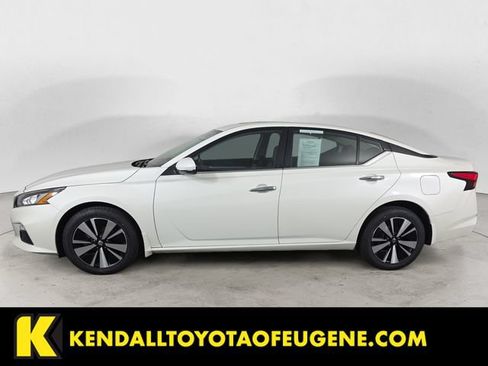 Used 2022 Nissan Altima 2.5 SV w/ SV Premium Package AWD/4WD image 8