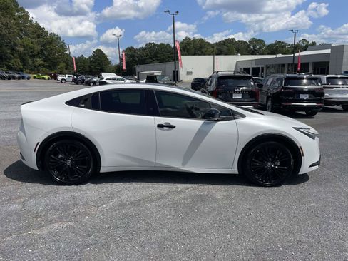 Used 2026 Toyota Prius FWD image 2