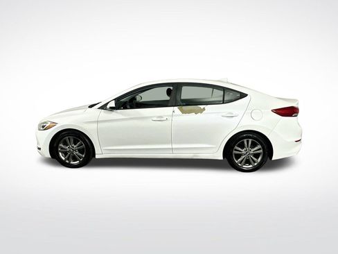 Used 2017 Hyundai Elantra SE FWD image 5