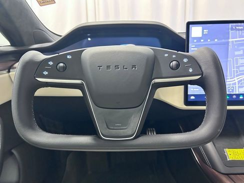 Used 2023 Tesla Model S Base image 8