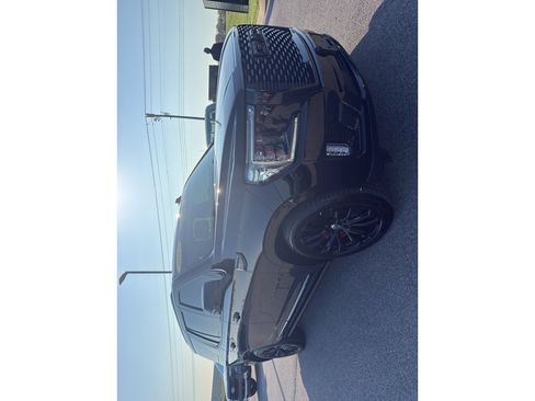 Used 2023 GMC Yukon Denali image 3