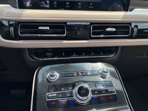 Certified 2023 Lincoln Nautilus Reserve AWD/4WD image 15