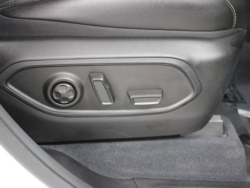 Used 2023 Jeep Grand Cherokee Limited image 23