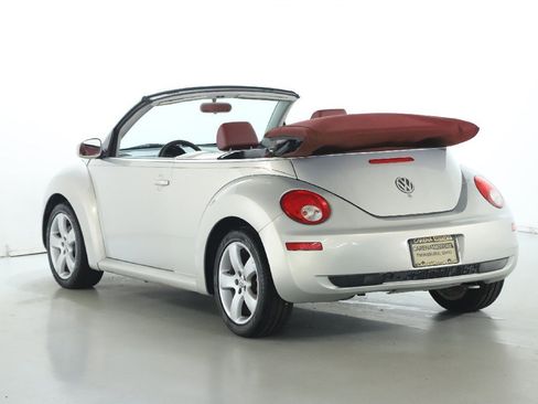 Used 2009 Volkswagen Beetle Blush image 5