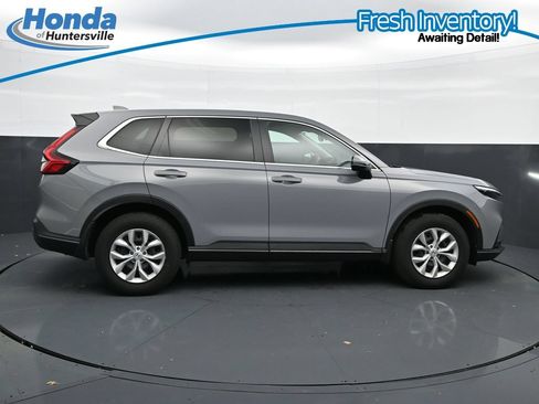 Used 2025 Honda CR-V LX image 11