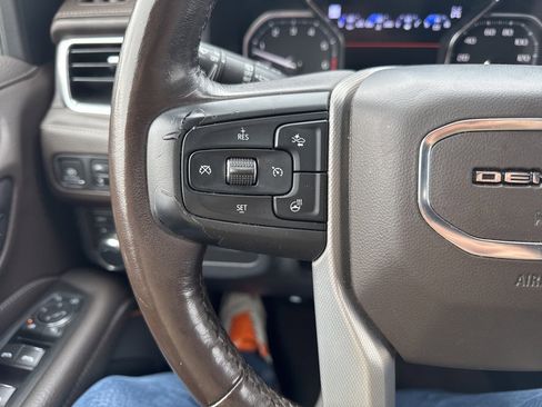 Used 2021 GMC Yukon XL Denali w/ Denali Premium Package image 20