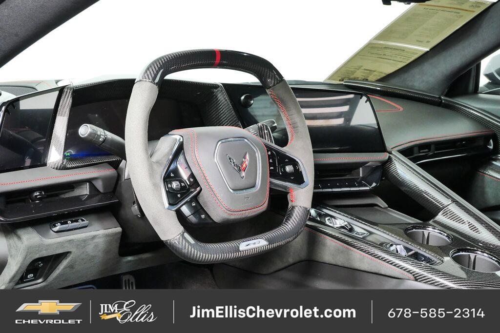 Used 2027 Chevrolet Corvette ZR1 w/ ZR1 Carbon Fiber Aero Package RWD image 4