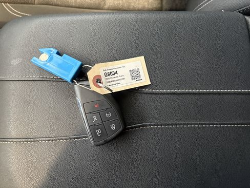 Used 2025 Chevrolet Traverse LT image 22