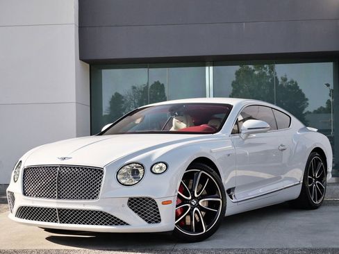 Used 2021 Bentley Continental GT image 11