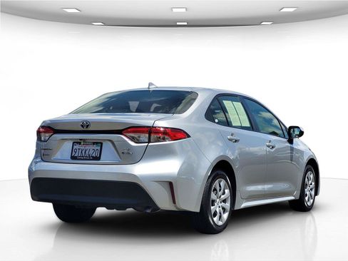 Used 2025 Toyota Corolla LE FWD image 6