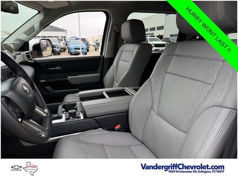 Used 2024 Toyota Tundra Limited AWD/4WD image 21