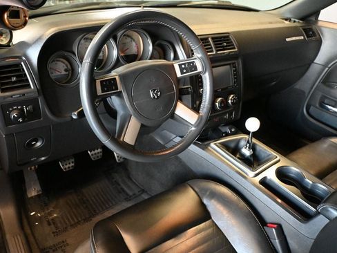 Used 2010 Dodge Challenger R/T RWD image 9