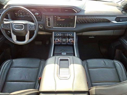 Used 2024 GMC Yukon XL Denali image 11
