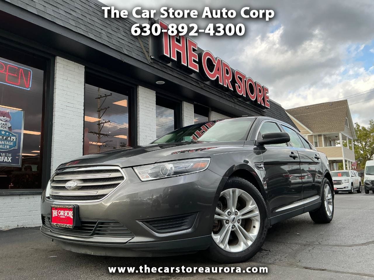 Used 2017 Ford Taurus SE FWD image 1