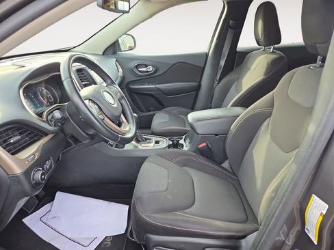 Used 2015 Jeep Cherokee Latitude image 9