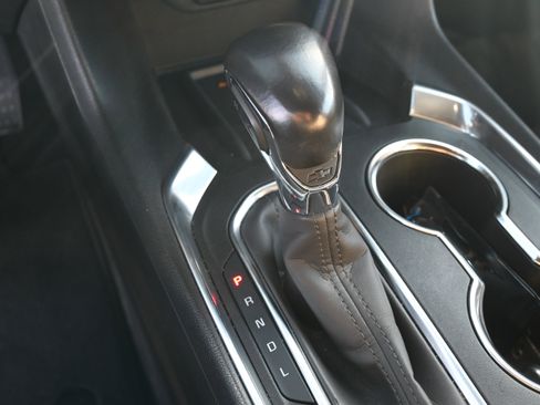 Used 2022 Chevrolet Traverse LT image 27