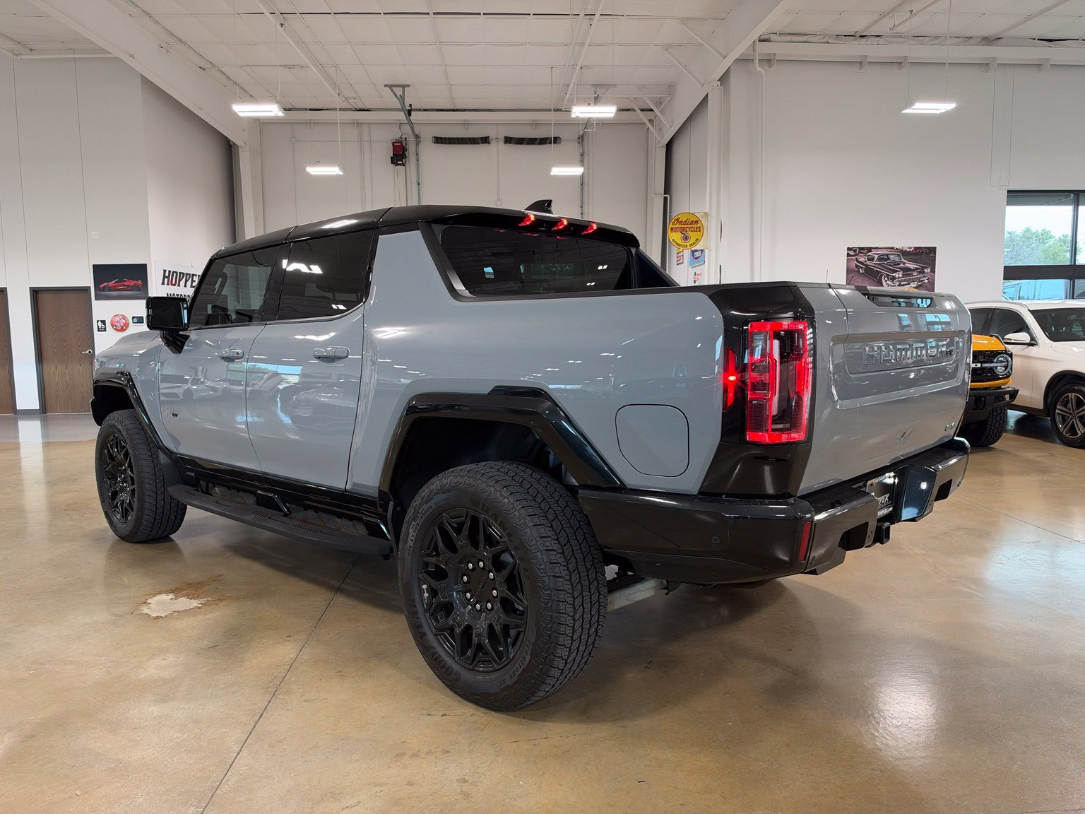 Used 2025 GMC Hummer EV 2X w/ LPO, Illumination Package AWD/4WD image 6