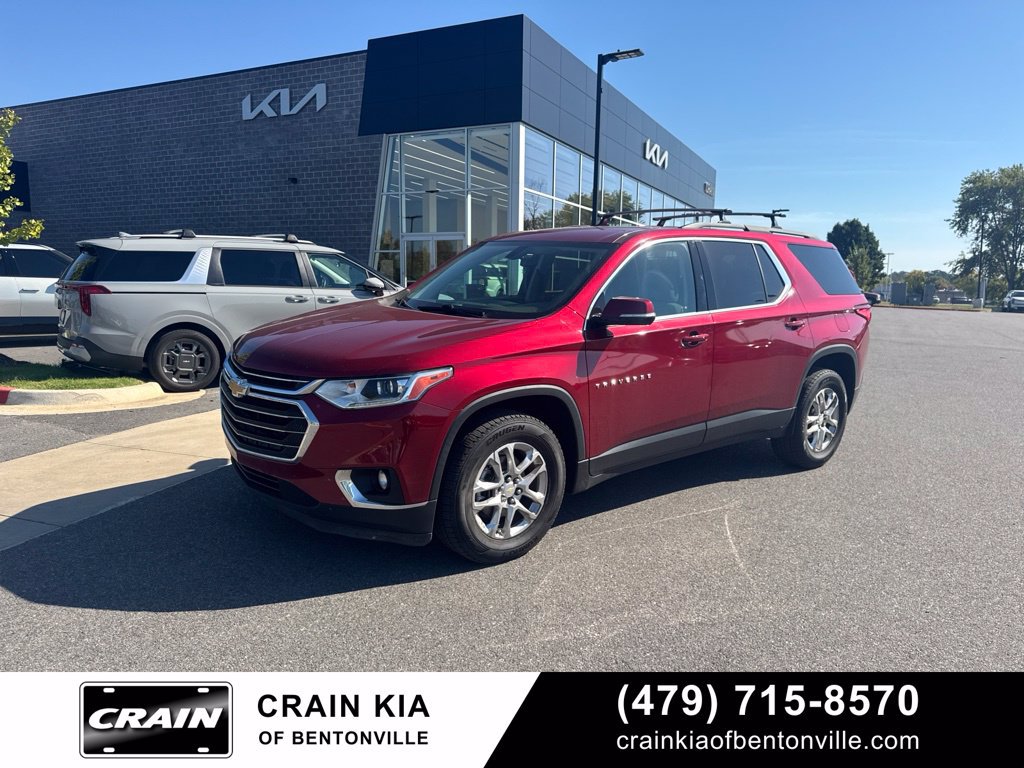 Used 2020 Chevrolet Traverse LT FWD image 1