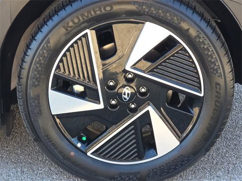 New 2026 Hyundai Ioniq 5 SE image 9