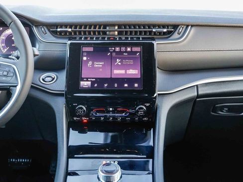 New 2025 Jeep Grand Cherokee Laredo image 14