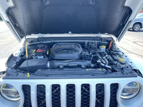 Used 2021 Jeep Wrangler Unlimited Sahara w/ Cold Weather Group AWD/4WD image 30