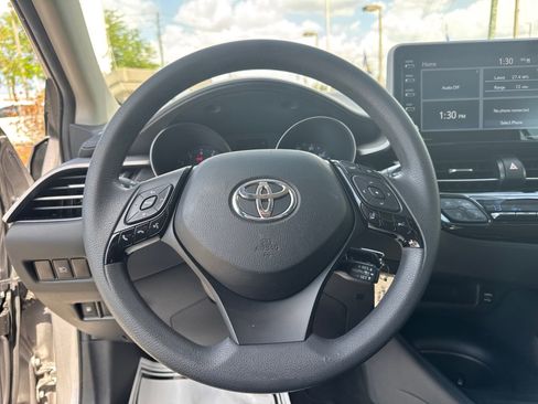 Used 2020 Toyota C-HR LE image 14