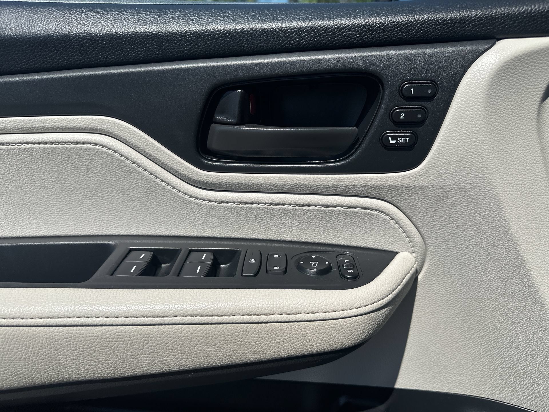 Used 2025 Honda Odyssey EX-L image 30
