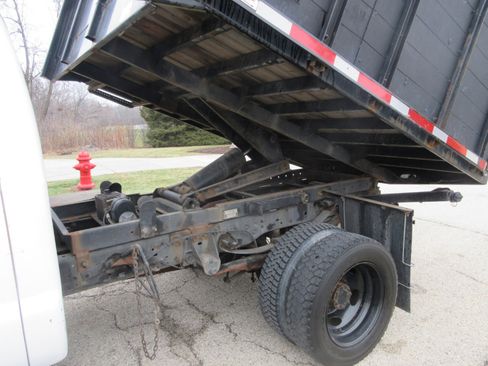 Used 2015 Ford F450 XL w/ Snow Plow Prep Package image 18
