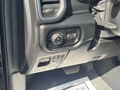 Used 2019 RAM 1500 Laramie image 8