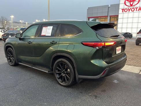 Certified 2023 Toyota Highlander XLE image 3